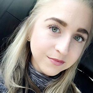 Meet your Posher, Hollyn